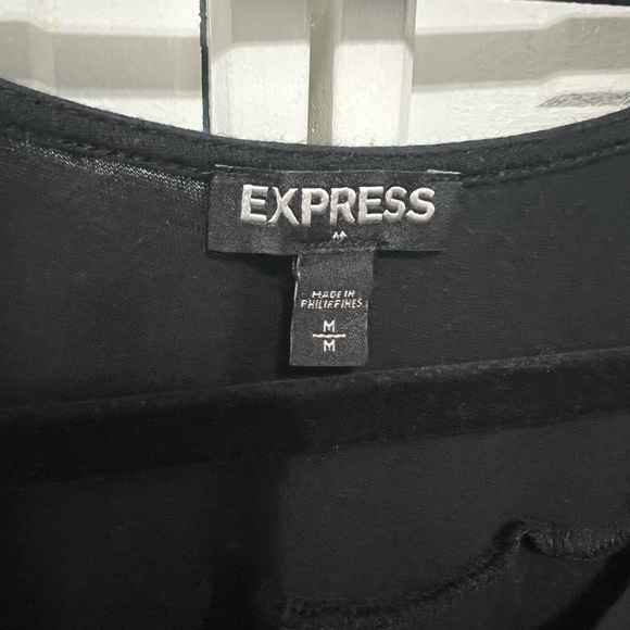 Express sleeveless top - Picture 2 of 3